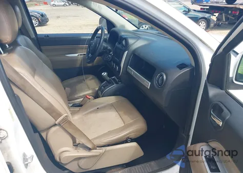 2014 Jeep Compass Latitude из США, поврежденный, VIN 1C4NJCEB8ED607617